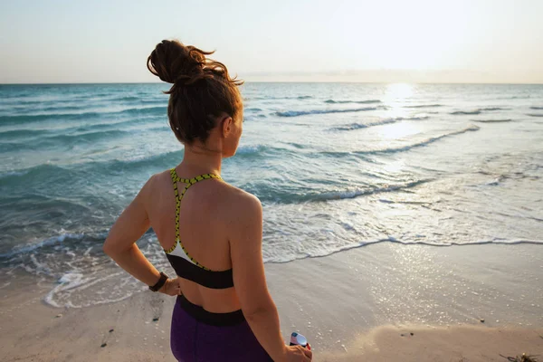 Derrière Jeune Femme Sportive Dans Des Vêtements Style Sportif Avec — Photo