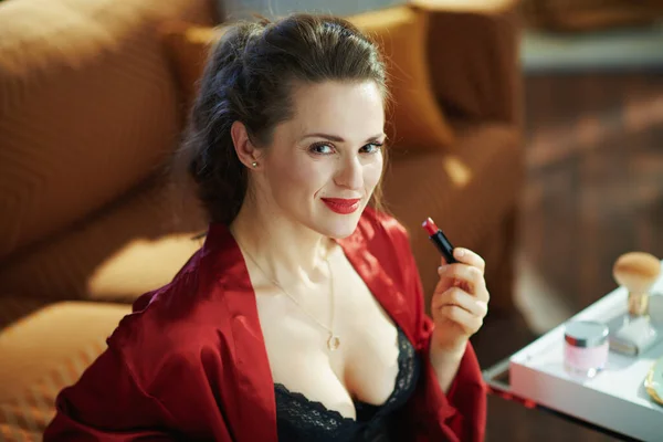 Happy Modern Middle Age Housewife Black Body Lingerie Red Bathrobe — Stock Photo, Image