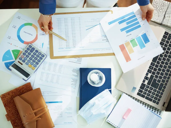 Upper View Business Woman Working Documents Table — Stock Photo, Image