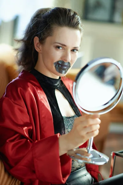 Modern Years Old Housewife Black Body Lingerie Red Bathrobe Mirror — Stock Photo, Image