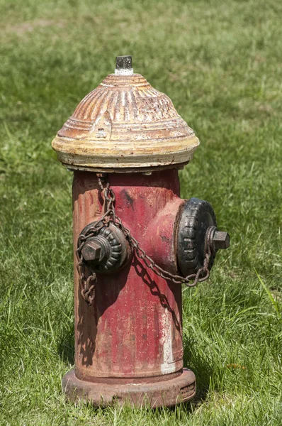 Clásico hidrante de fuego —  Fotos de Stock