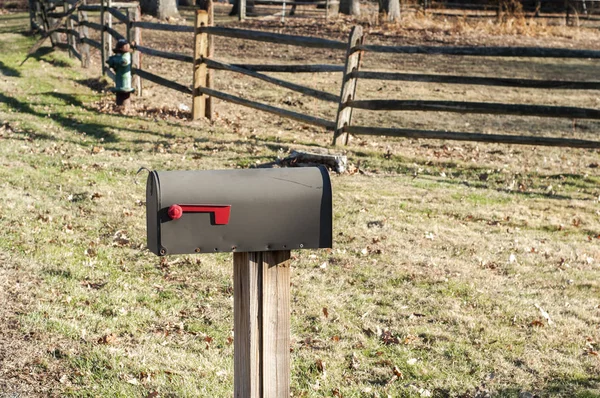 Amerikai kültéri fém postaláda — Stock Fotó