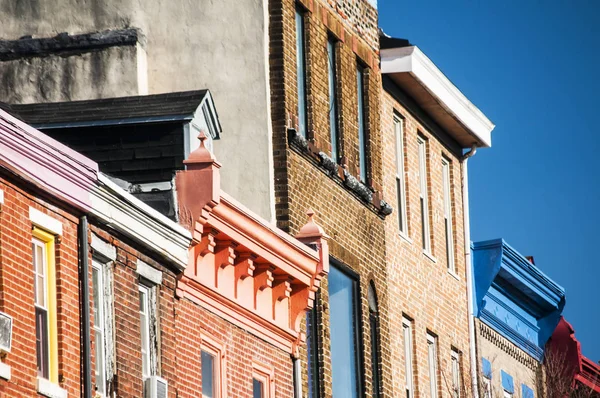 Vecchia facciata dell'edificio della città vintage — Foto Stock