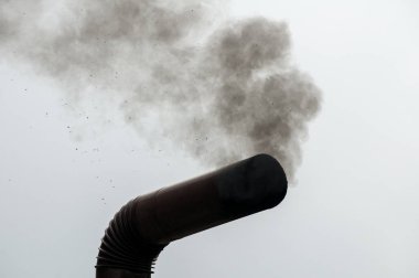 Duman püskürtme soba borusu