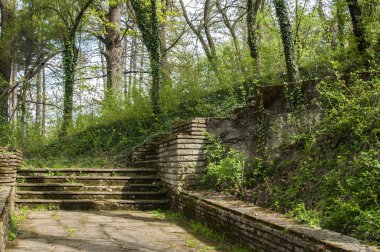 Merdiven Park ile yolları