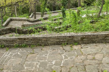 Merdiven Park ile yolları