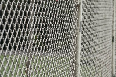 Eski vintage boyalı metal çit kafes