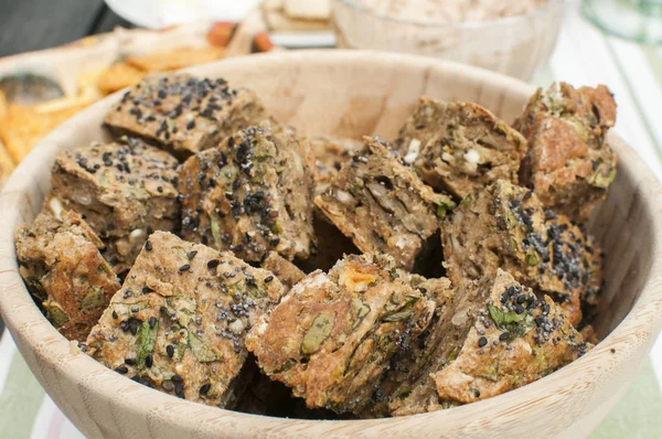 Biologische zelfgemaakte zoute cake stukken — Stockfoto