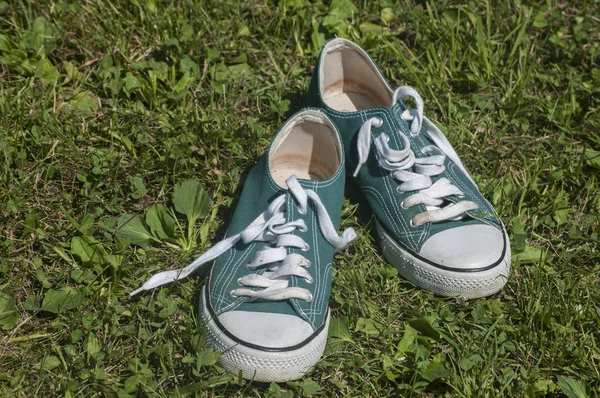 Old used sneakers closeup — Stock Photo, Image