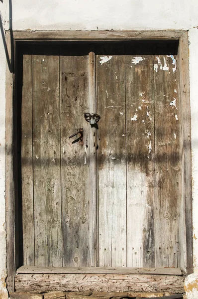Staré Dveře Zvětralé Vintage Dřevěné Venkovské Grunge Opuštěné Země Dům — Stock fotografie