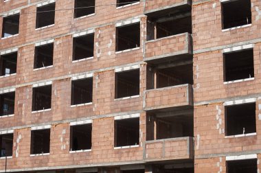 Konut sağlam bina konut yapım aşamasında kırmızı tuğla kabuk