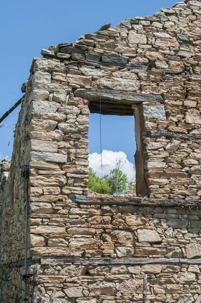 Old Destroyed Abandoned Rural Stone House Closeup — Stock Photo, Image