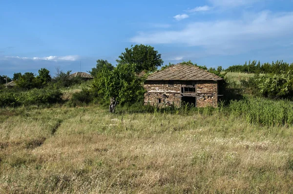 Velho País Rural Pedra Casa Fachada Dia Ensolarado Verão — Fotografia de Stock