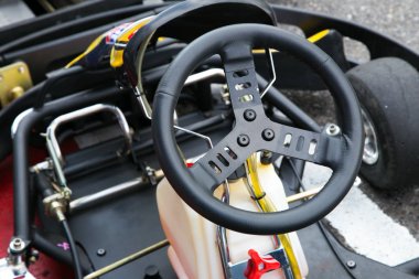 Kart gitmek direksiyon simidi