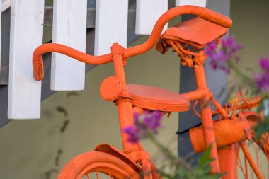 direksiyon simidi ve koltuk, turuncu bisiklet portre