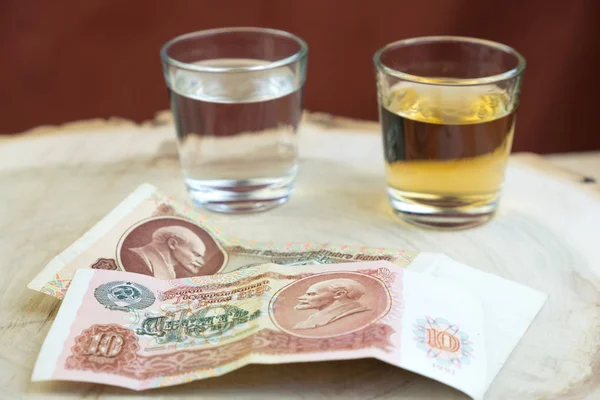 Old Money Russia Two Glasses Alcohol Wooden Stump Type Stand — Stock Photo, Image