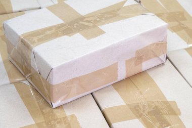 Kutu diğer kutularda. Üretim sıralama merkezi.