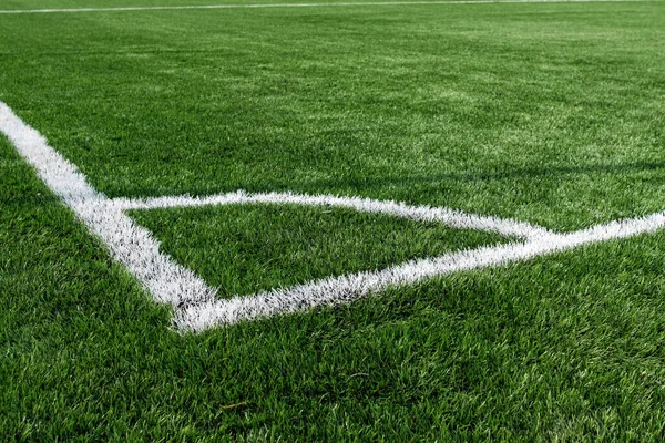Γωνιακή Σήμανση Στο Γήπεδο Για Παιχνίδια Ποδοσφαίρου Τεχνητό Χλοοτάπητα — Φωτογραφία Αρχείου