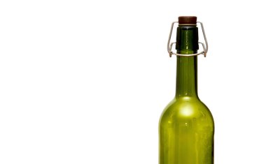 bir stoper yeşil cam şişe