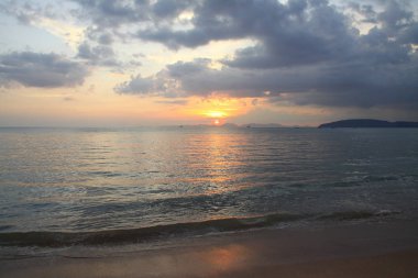 Şaşırtıcı günbatımı plaj