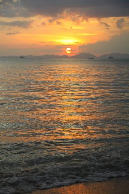 Turuncu günbatımı ruh