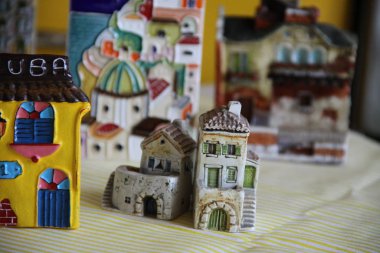 Şehirde oyuncaklar ve evler