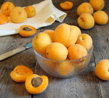 bir kase içinde kayısı