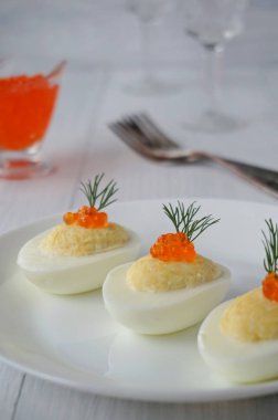 Haşlanmış yumurta dolması