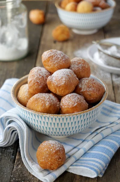 Baursaks - geleneksel kazak çanak