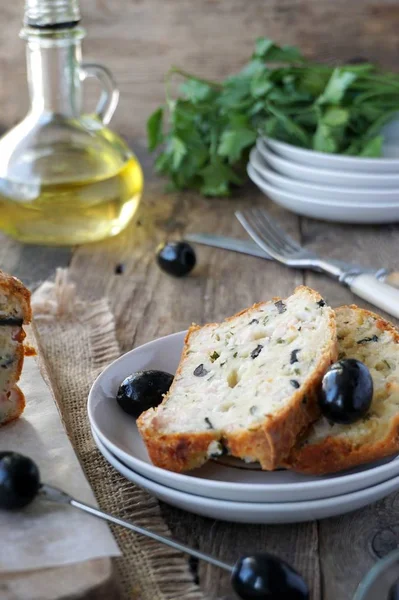 Pastel Con Jamón Aceitunas Queso Perejil —  Fotos de Stock