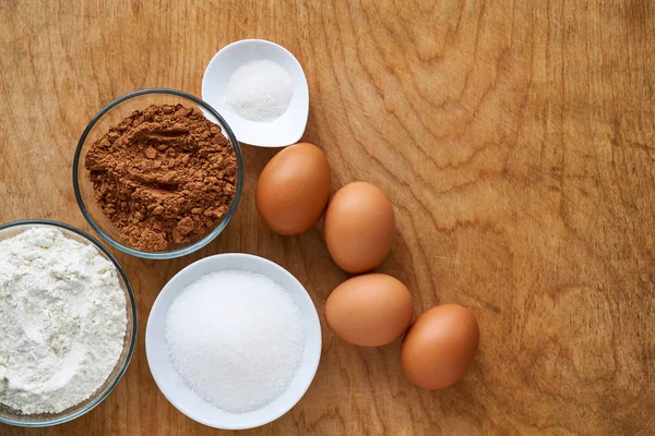 Zutaten Für Schokoladenkuchen Auf Altem Holzgrund — Stockfoto