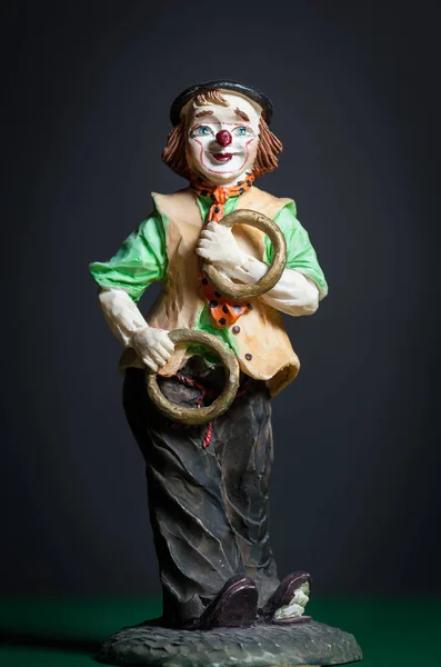 Figurine d'un clown jongleur — Photo
