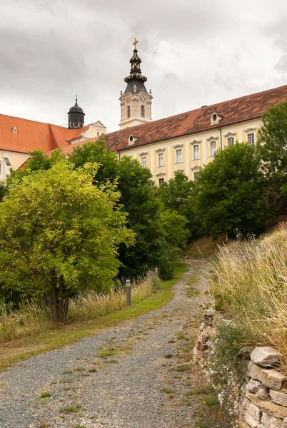 Stift Altenburg como visto do jardim — Fotografia de Stock