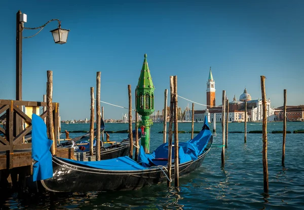 Gongola en Venecia — Foto de Stock