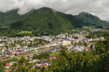 Bulutlu bir günde Siriuskogel görüldüğü gibi Ischl