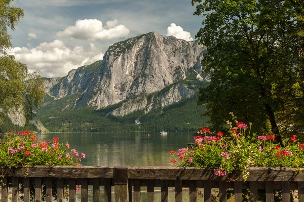 Altausseer See in summer on a sunny day — Stock Photo, Image