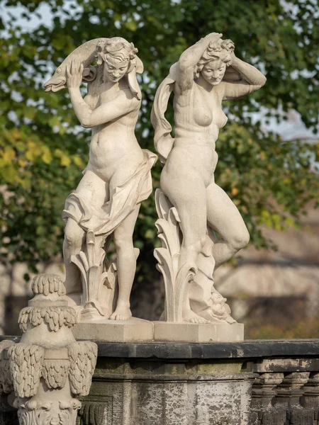 Staty i parken av Zwinger i Dresden Tyskland — Stockfoto