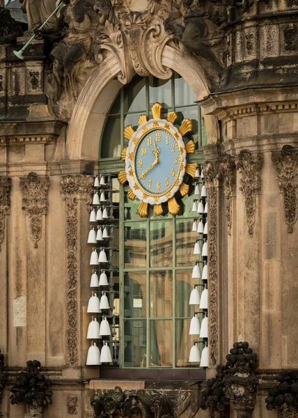 L'orologio a campana di Zwinger a Dresda — Foto Stock