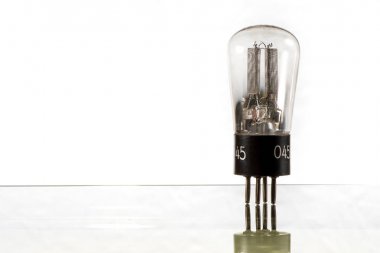 Eski bir elektronik Vakum tüplü closeup