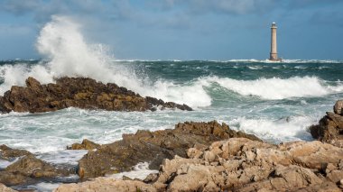 Fırtınalı bir günde yaz aylarında Phare du cap de la Hague, Fransa Normandy