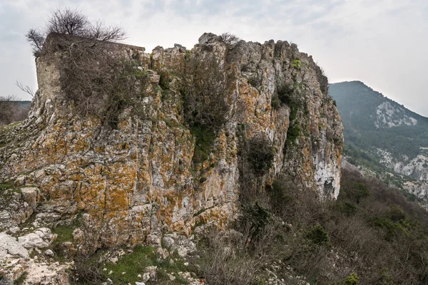 Cliff of Lubenice on a cloudy day in spring — Stock Photo, Image