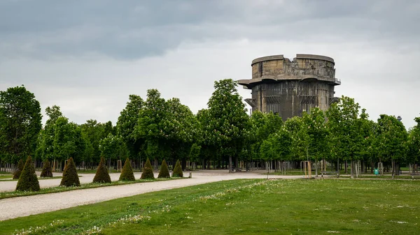 Torre antiaérea da Segunda Guerra Mundial no Parque Augarten em Viena — Fotografia de Stock