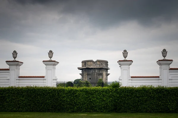 Torre antiaérea da Segunda Guerra Mundial no Parque Augarten em Viena — Fotografia de Stock