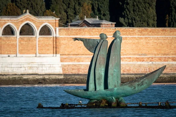 Bronz Emlékmű Lagúnában Velence Cimitero San Michele Között Olaszország — Stock Fotó