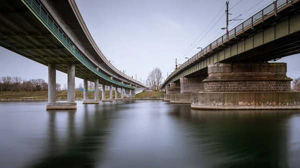 Vienna Austria 2019 Due Ponti Ferroviari Metropolitana Bahn Sul Danubio — Foto Stock