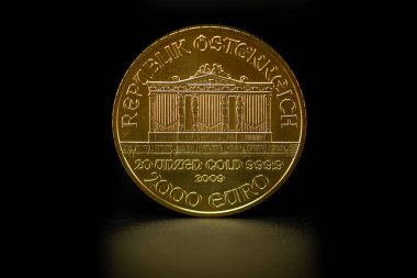 Viyana, Avusturya - 10 Mart 2020: 2000 Euro 'luk altın sikke, 20 ons, Wiener Philharmoniker