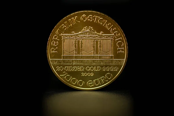 Vienna Austria March 2020 Closeup 2000 Euro Gold Coin Ounces — Stock Photo, Image