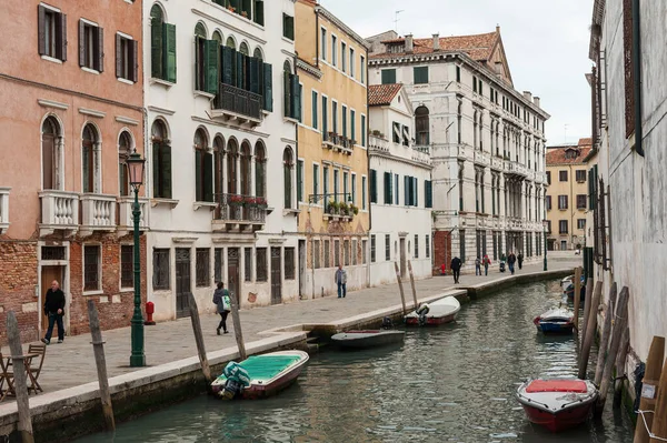 Venecia Italia Noviembre 2016 Canal Con Barcos Venecia Italia Día — Foto de Stock