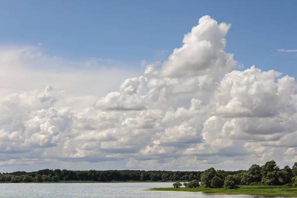 Interesante Formación Nubes Sobre Embalse Lac Orient Francia Verano — Foto de Stock