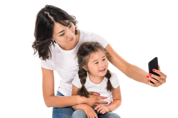 Mãe e filha tomando Selfie — Fotografia de Stock